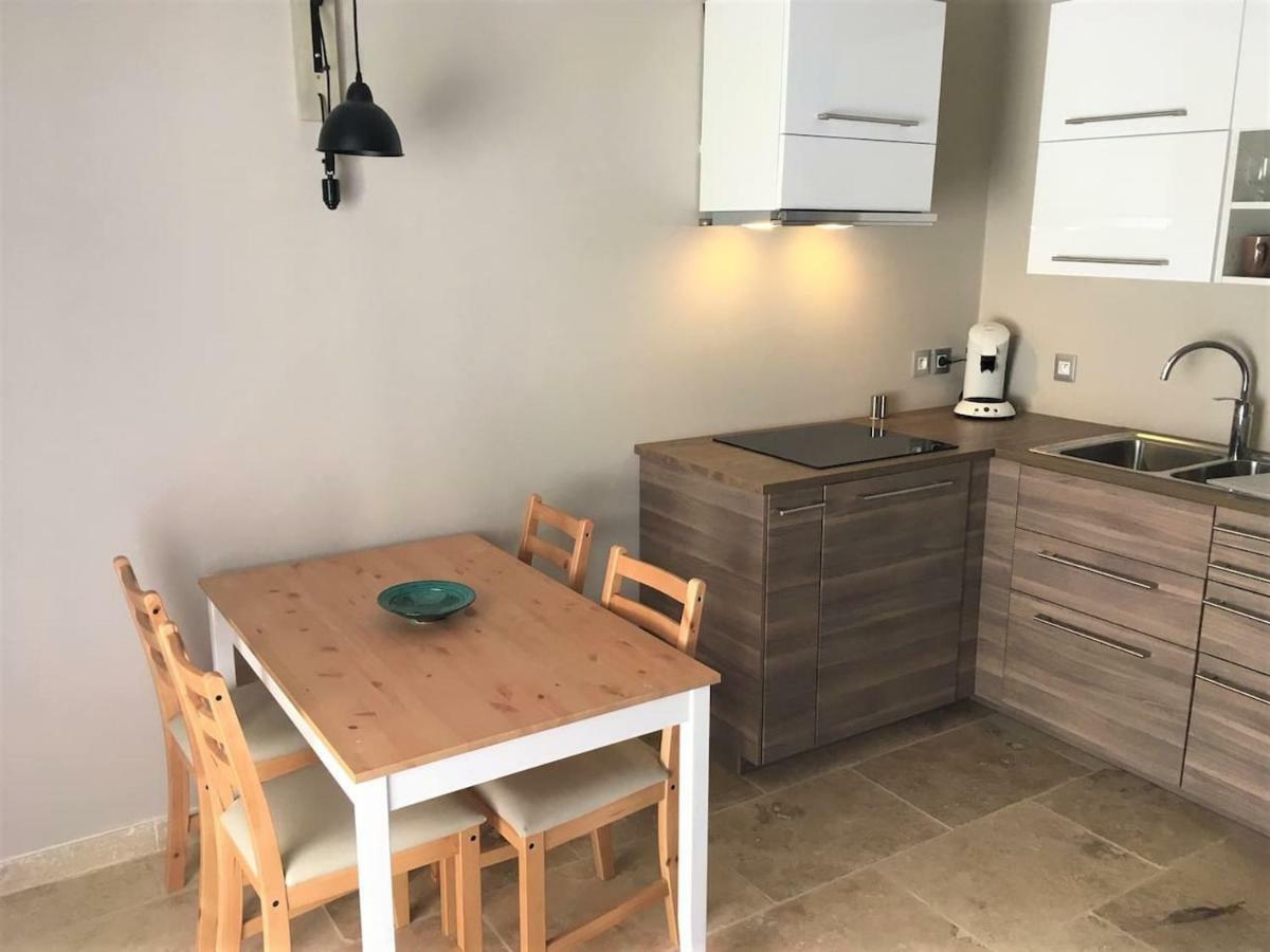 Villa Coquet 2 Pieces Au Calme Avec Piscine Fontvieille Exterior foto